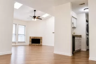 Photo #3: 21291781 Listing