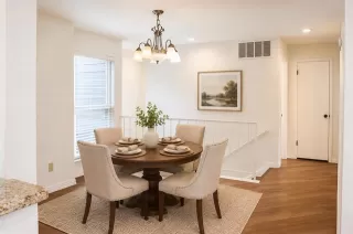 Photo #4: 21291781 Listing