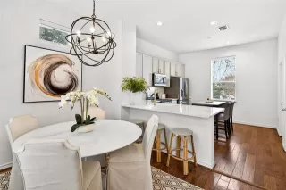 Photo #6: 21292193 Listing 
