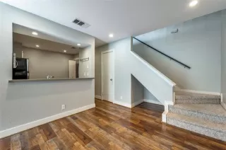 Photo #5: 21292460 Listing 