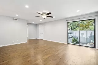 Photo #4: 21293288 Listing 