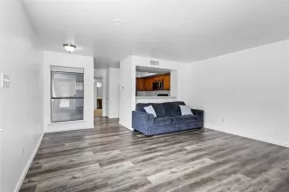 Photo #6: 21293385 Listing