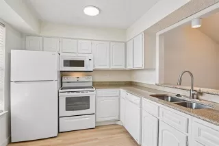 Photo #4: 21294181 Listing