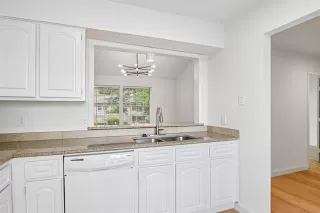 Photo #5: 21294181 Listing