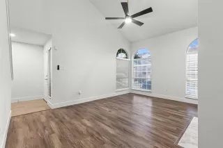 Photo #3: 21294256 Listing