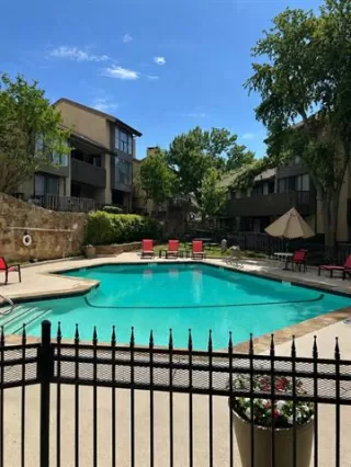 Photo #2: 21294879 Listing