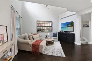 Photo #3: 21295351 Listing