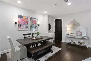 Photo #5: 21295351 Listing