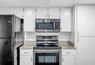 Photo #5: 21295536 Listing