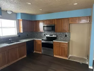 Photo #5: 21295607 Listing