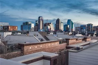 More Details about MLS # 21295774 : 2411 N HALL STREET #31