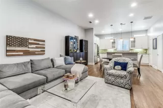 Photo #5: 21295774 Listing 