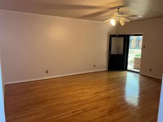 Photo #5: 21295792 Listing 
