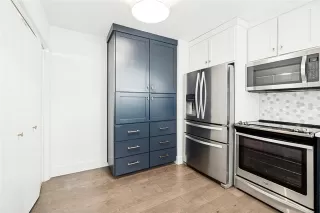 Photo #6: 21295933 Listing