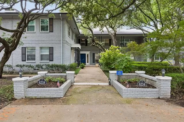 MLS: 21296848 Condo For Sale