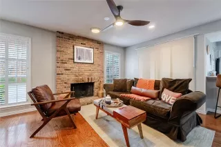 Photo #6: 21297367 Listing