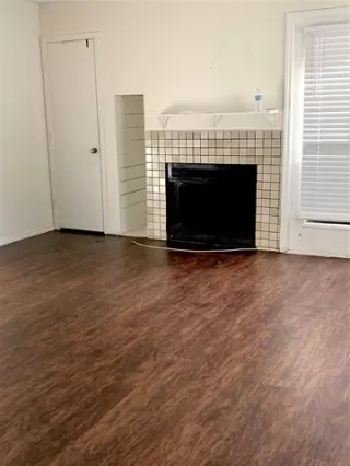 Photo #2: 21297406 Listing