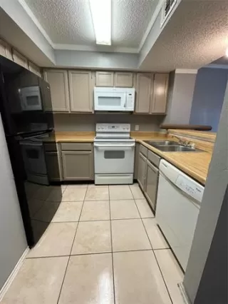Photo #4: 21297406 Listing