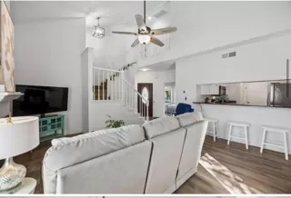 Photo #6: 21297678 Listing
