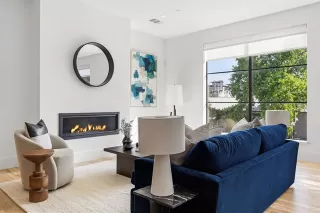 Photo #4: 21297772 Listing