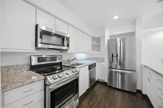 Photo #6: 21297782 Listing