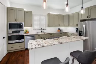 Photo #6: 21298248 Listing