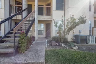 Photo #2: 21298436 Listing