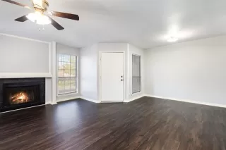 Photo #3: 21298436 Listing