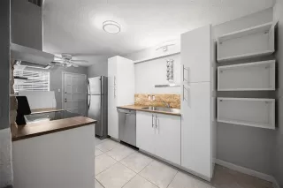 Photo #6: 21298526 Listing