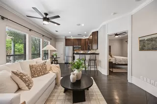 Photo #2: 21298888 Listing