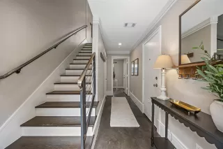 Photo #4: 21298888 Listing
