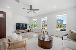 Photo #6: 21299011 Listing