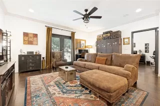 Photo #2: 21299054 Listing