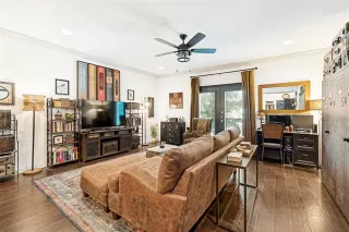 Photo #3: 21299054 Listing