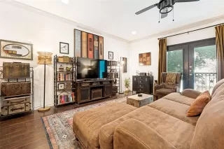 Photo #4: 21299054 Listing