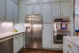 Photo #4: 21299308 Listing