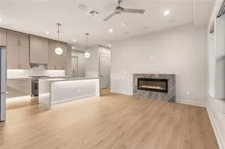 Photo #6: 21299349 Listing