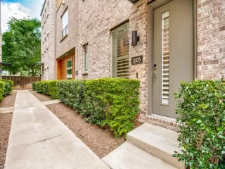 Photo #2: 21299366 Listing