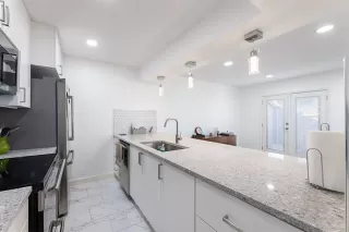Photo #6: 21299536 Listing 