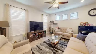 Photo #2: 21299862 Listing