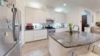 Photo #6: 21299862 Listing