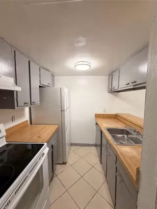 Photo #6: 21299895 Listing