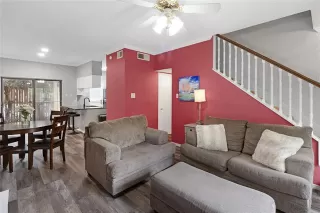 Photo #5: 21299905 Listing