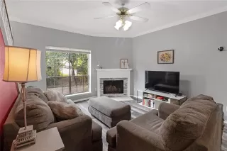 Photo #6: 21299905 Listing