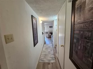 Photo #4: 21300010 Listing