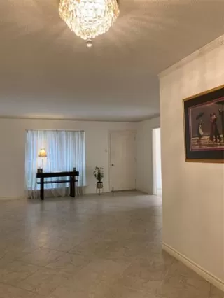 Photo #6: 21300128 Listing