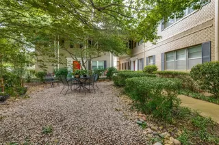 Photo #5: 21300545 Listing