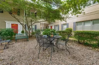 Photo #6: 21300545 Listing