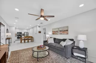Photo #2: 21300736 Listing