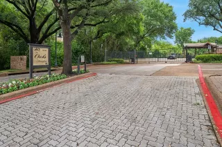 Photo #2: 21300889 Listing